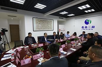 德州市政府驻津办主任郑军、3499手机版拉斯维加斯,3499拉斯维加斯集团董事局主席、天津山东德州商会会长李长云走访会员单位