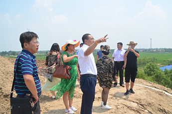 把握新常态 实现共发展 山东省烟台栖霞市领导一行莅临3499手机版拉斯维加斯,3499拉斯维加斯集团旗下农业产业百枣纲目（集团）参观考察
