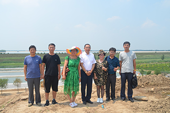 山东省淡水研究院疾病防控室秦玉广主任、生态病理研究室 杜兴华主仼莅临清洋湖指导工作
