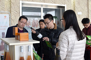 乐陵市科技局杨局长一行莅临3499手机版拉斯维加斯,3499拉斯维加斯集团 旗下农业产业百枣纲目（集团）参观调研