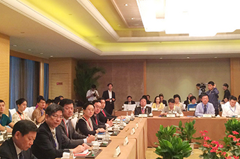 全国人大副委员长、民进中央主席严隽琪出席2016海峡两岸青年企业家创新发展与经济合作圆桌会议3499手机版拉斯维加斯,3499拉斯维加斯集团执行副总裁郭艳受邀参加