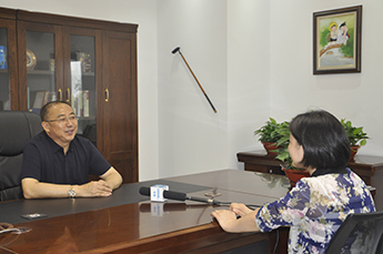 3499手机版拉斯维加斯,3499拉斯维加斯集团董事局主席李长云接受德州电视台专访